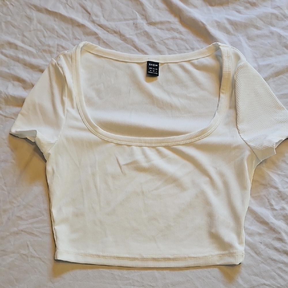 4 Shirts Pictured SHEIN White Ribbed Scoop Neck Crop Top